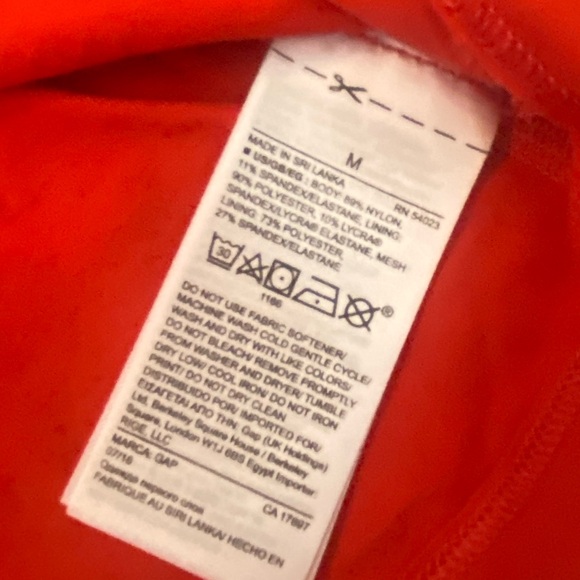 Gap fit athletic tank - Picture 3 of 6